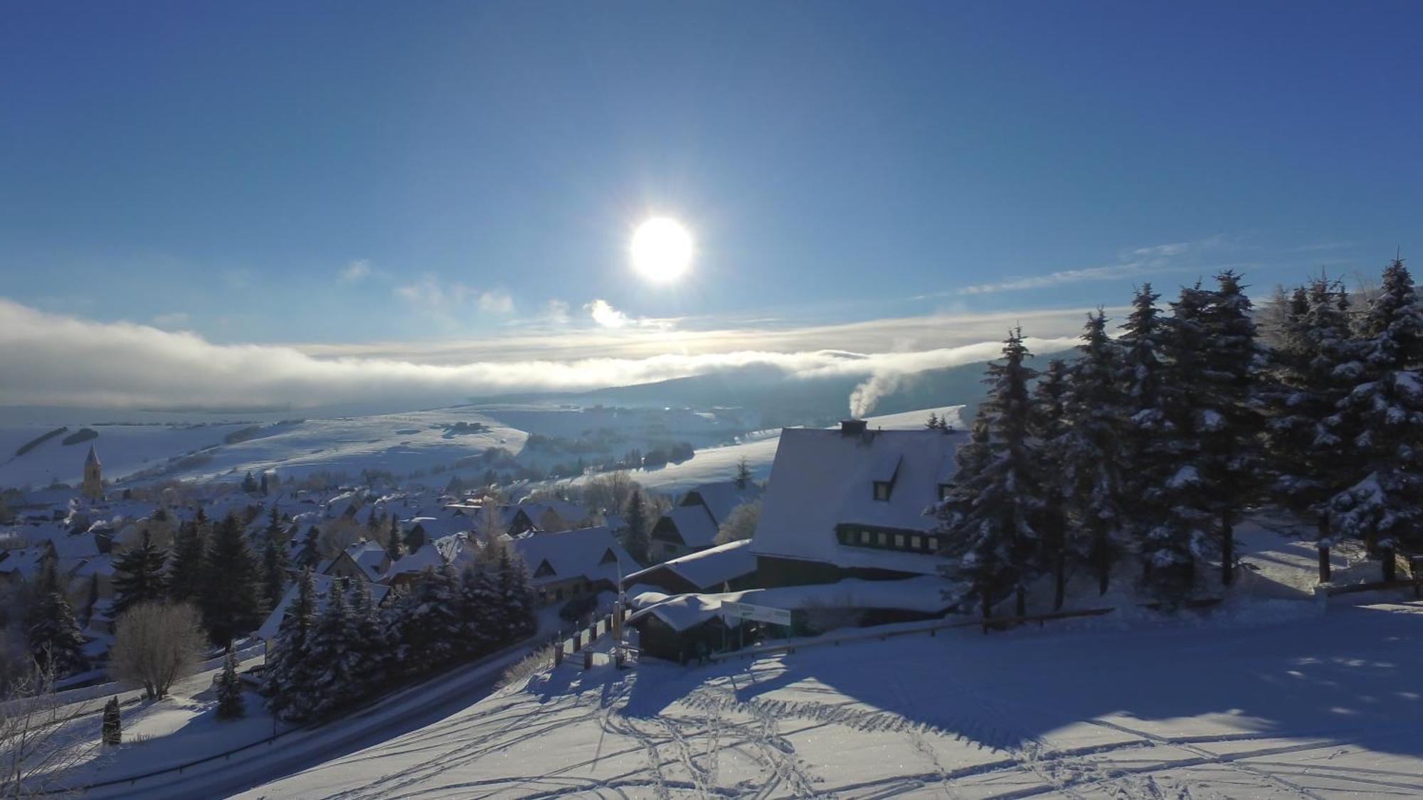 Haus Am Berg - Pension Direkt Am Skihang Oberwiesenthal Ngoại thất bức ảnh